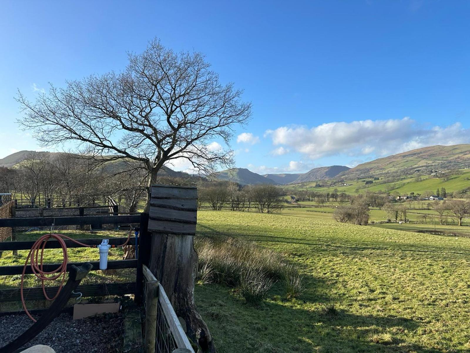 The Retreat Villa Llanrhaeadr-ym-Mochnant Екстериор снимка