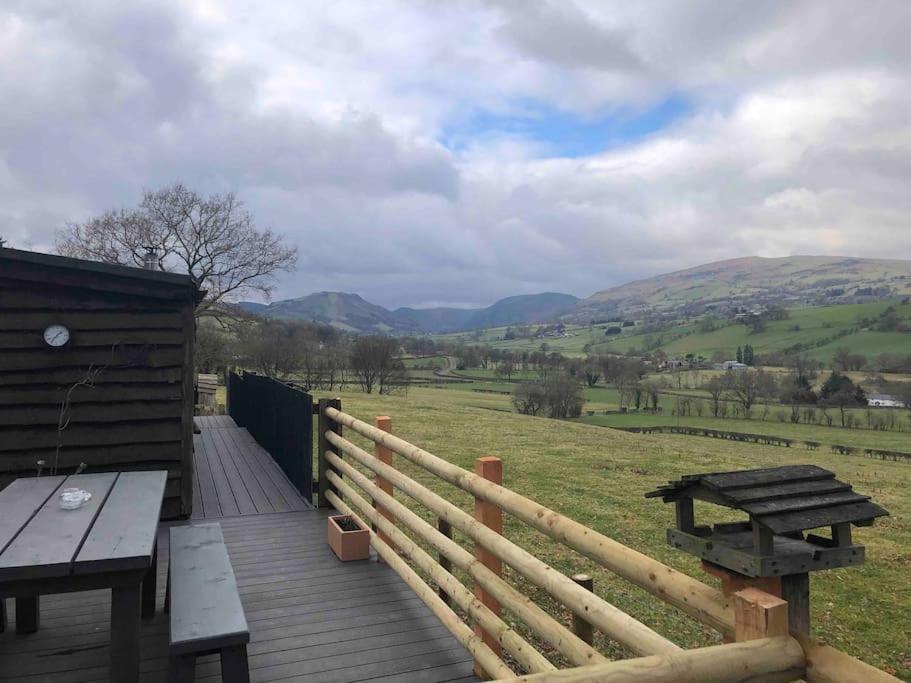 The Retreat Villa Llanrhaeadr-ym-Mochnant Екстериор снимка