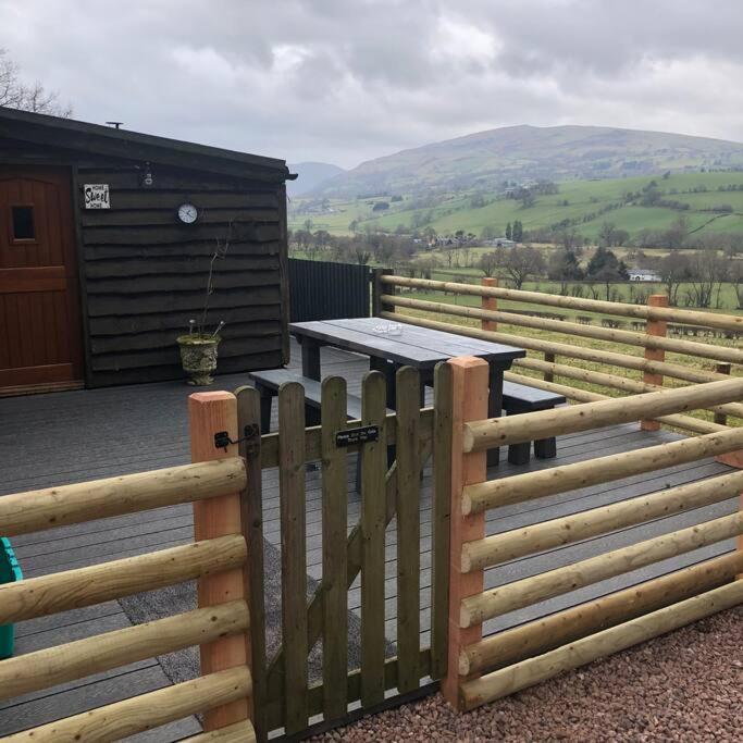 The Retreat Villa Llanrhaeadr-ym-Mochnant Екстериор снимка