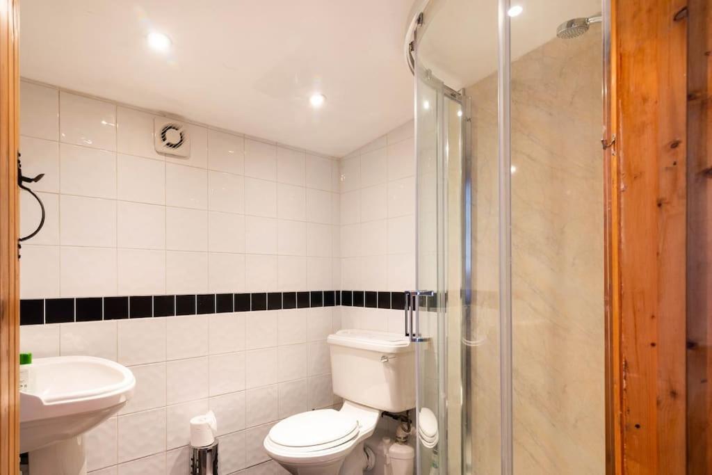 The Retreat Villa Llanrhaeadr-ym-Mochnant Екстериор снимка